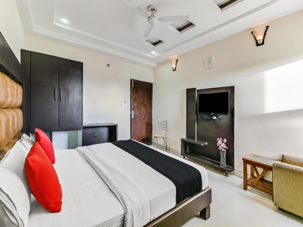Capital O 32619 Hotel Sugar Palm Gwalior Exterior foto