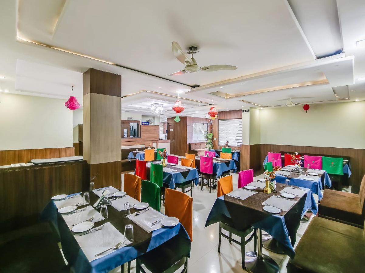 Capital O 32619 Hotel Sugar Palm Gwalior Exterior foto